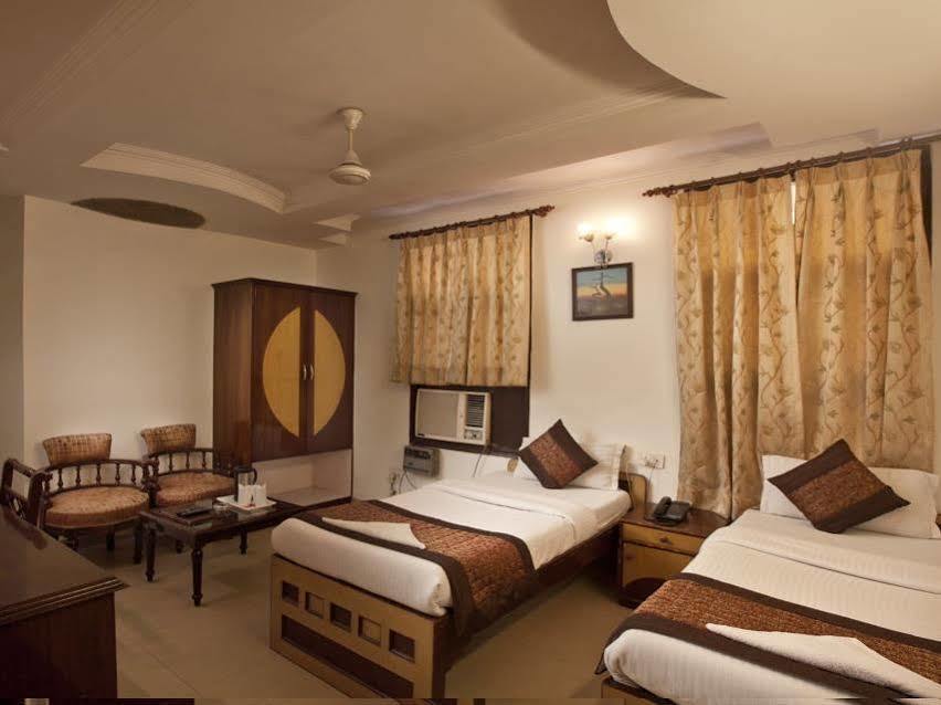 Treebo Paras International Delhi  Exterior photo